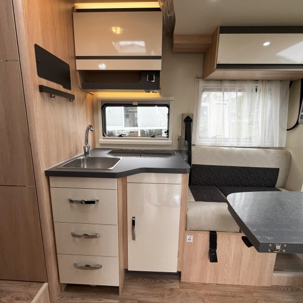 Antoine Caravanes et Camping Car Siena 397 Première édition Giottiline
